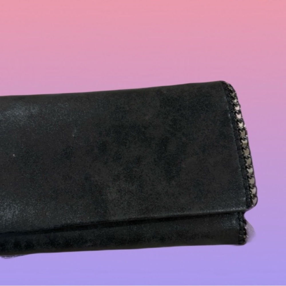Chelsea 28  crossbody clutch black shimmer metallic removal strap bag - Picture 3 of 13